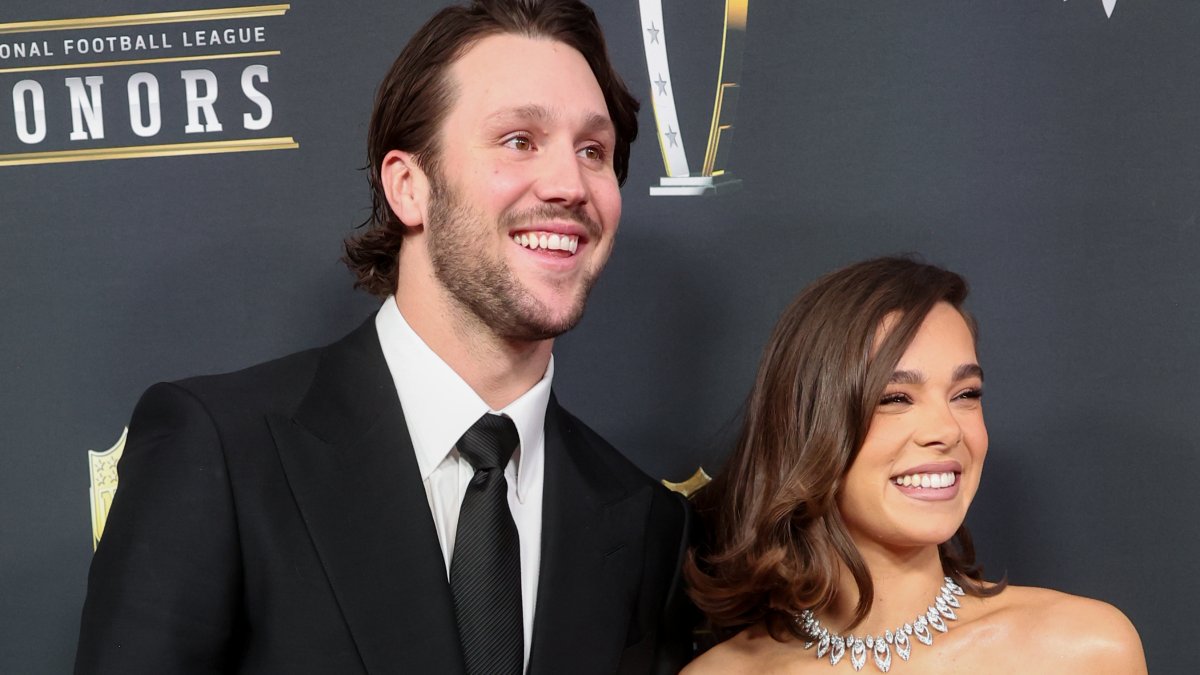 Hailee Steinfeld marries Josh Allen in stunning California wedding – NBC Connecticut