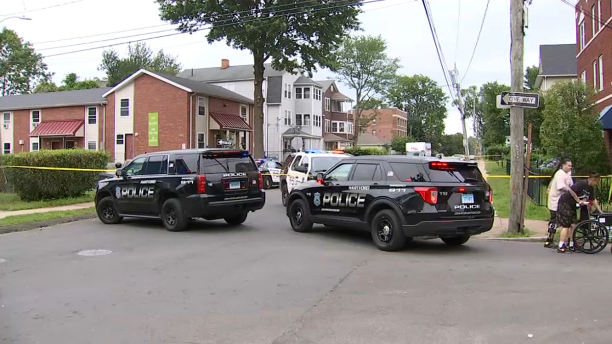 15-year-old shot in Hartford