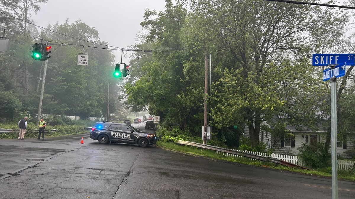 Man surrenders peacefully after barricading himself inside home in ...