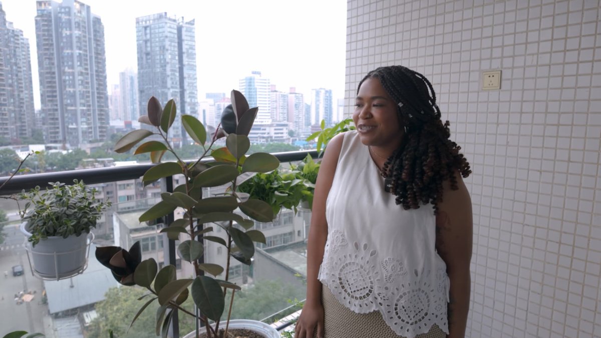 35-year-old American moved to China, pays $278 a month in rent for a 3-bedroom apartment — take a look inside