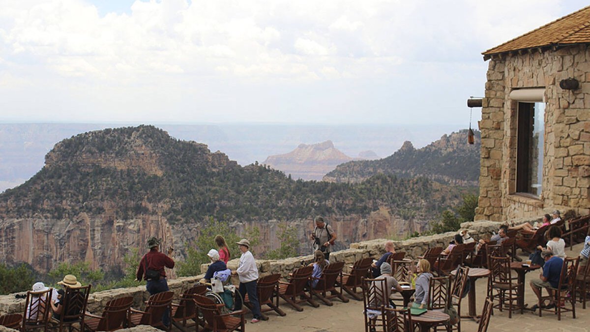 Wildfire destroys historic Grand Canyon lodge and other structures