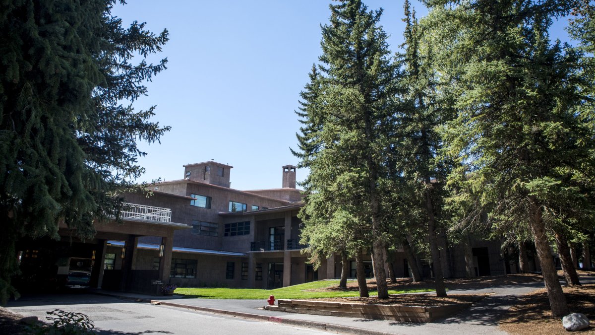 Hundreds possibly exposed to rabies in bat-infested cabins at Wyoming national park