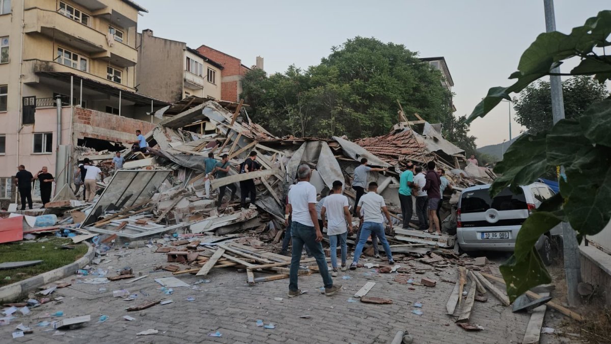 Magnitude 6.1 earthquake in Turkey causes multiple buildings to collapse