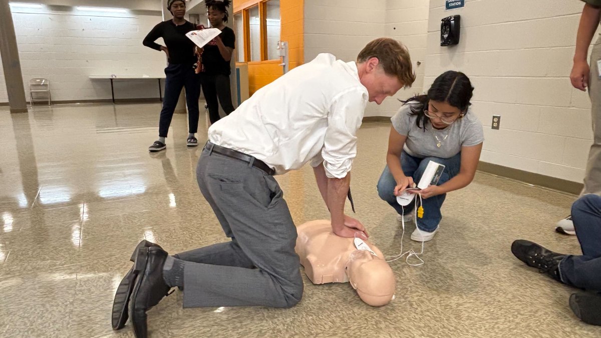 Free CPR classes offering potentially lifesaving skills in New Haven ...