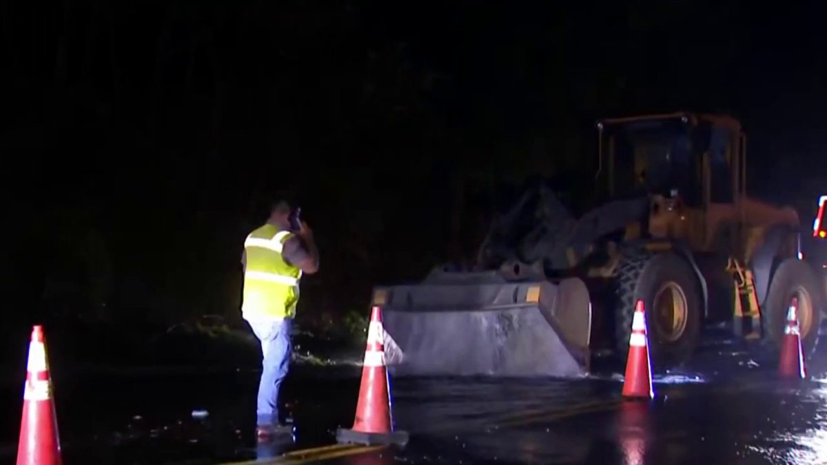 Large water main break impacting residents in Waterbury and Watertown ...