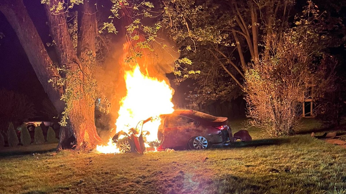 Driver rescued from crash in Wolcott, serious injuries reported Driver rescued from crash in Wolcott, serious injuries reported