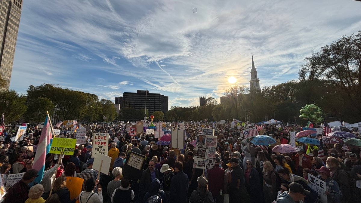 Thousands demonstrate in ‘No Kings' rallies in Connecticut Thousands demonstrate in ‘No Kings' rallies in Connecticut