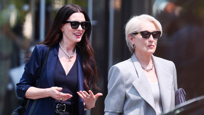 Meryl Streep (right) and Anne Hathaway (left)