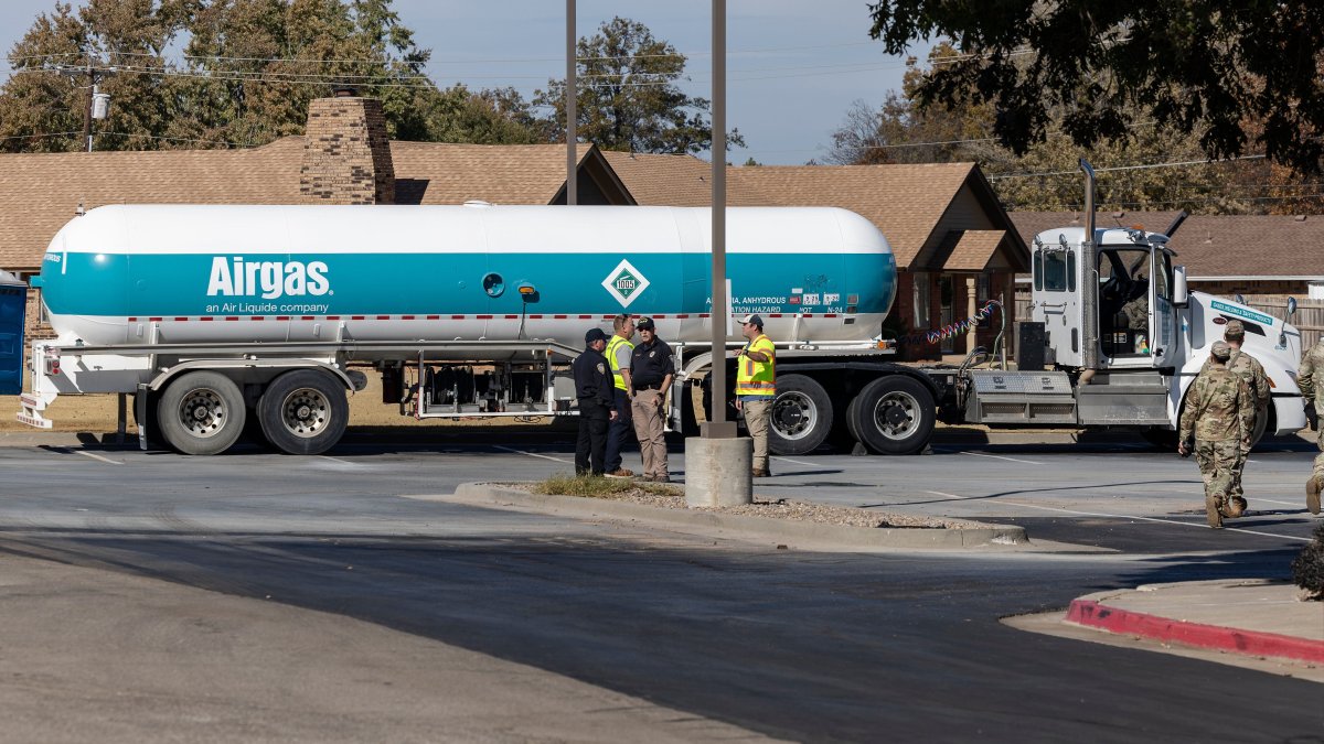 Ammonia gas leak from tanker truck in Oklahoma sickens dozens, forces evacuations