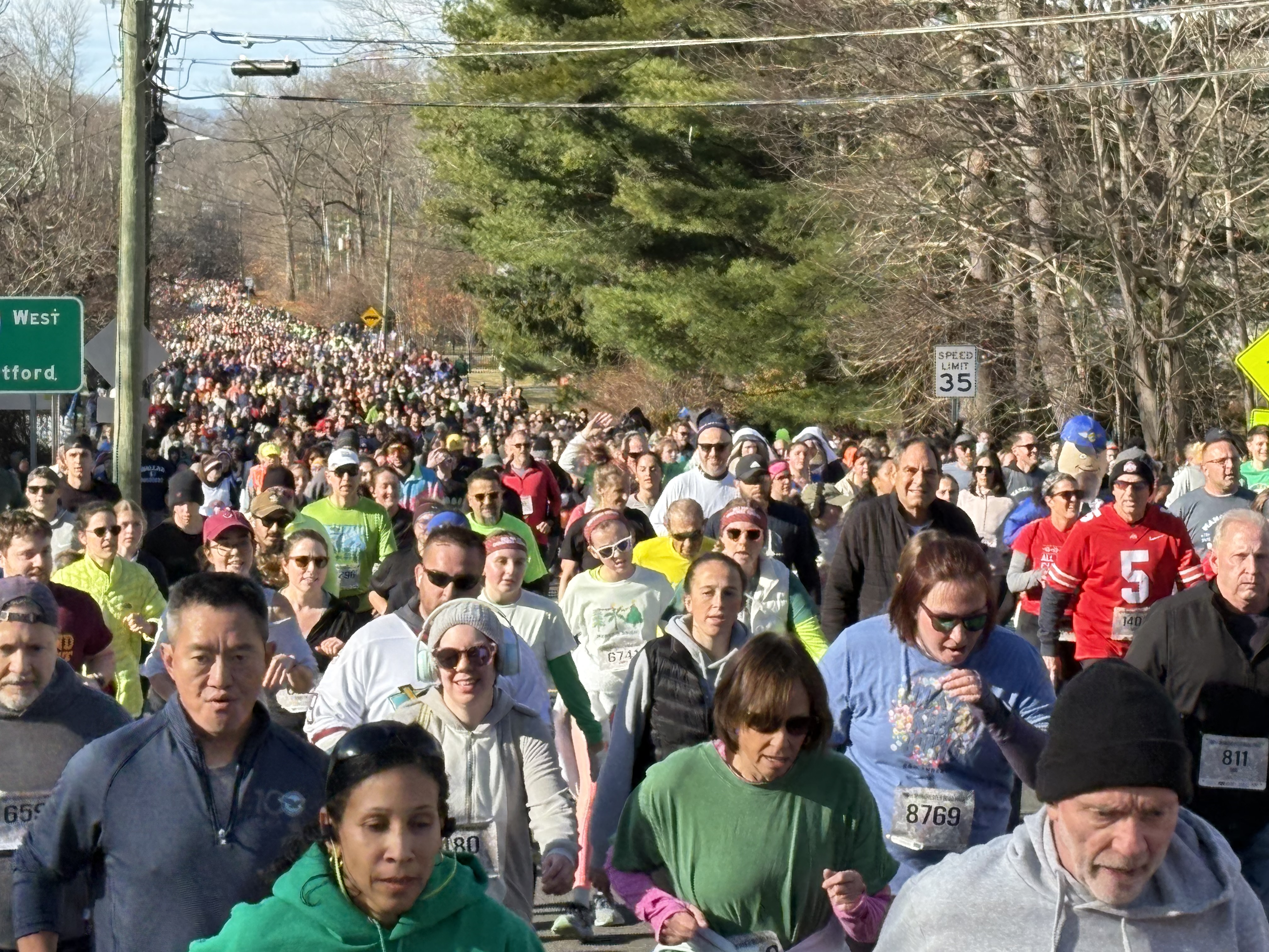 Manchester Road Race run for 89th time on Thanksgiving 