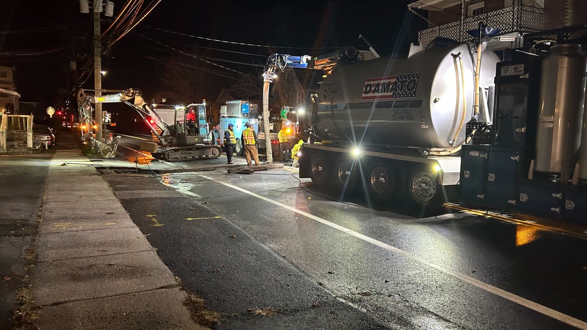 Crews work to repair water main break in Bristol