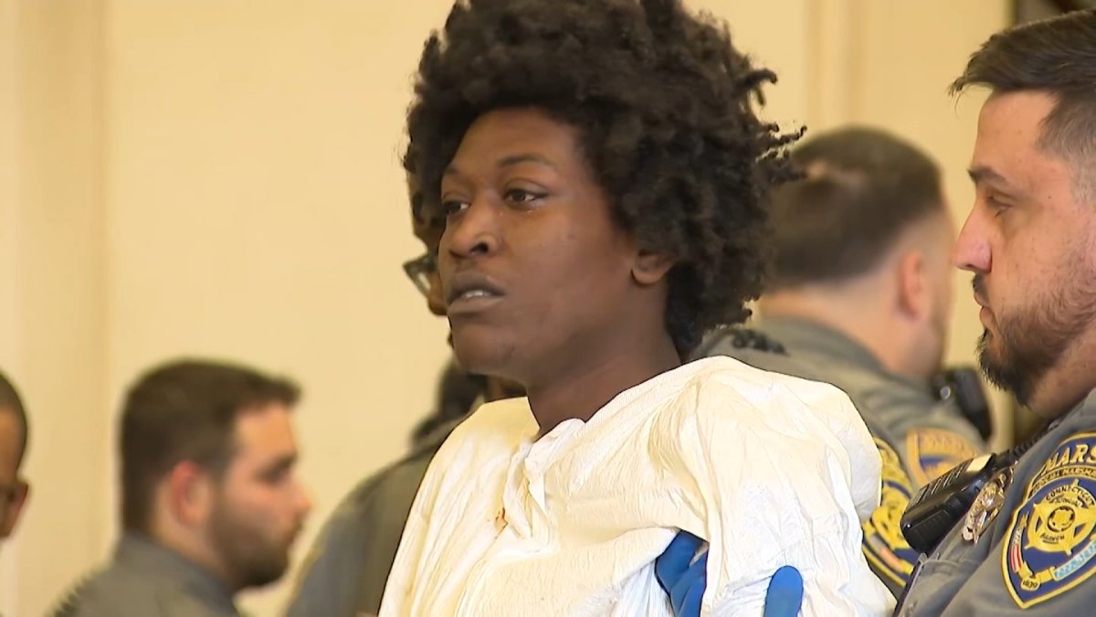 Chaos erupts at arriagnment for East Haven murder suspect