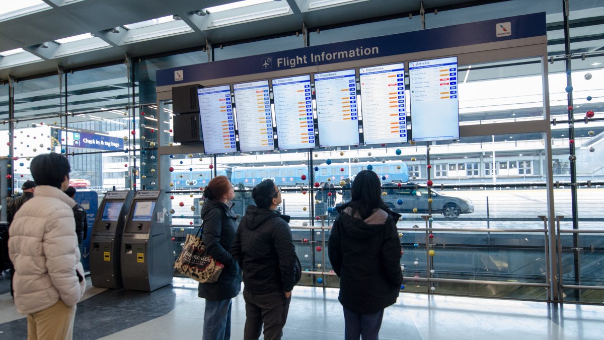More than 11,000 flights canceled ahead of major winter storm across the U.S.