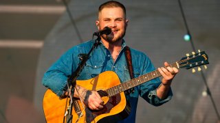 Zach Bryan marries Samantha Leonard in Spain wedding – NBC Connecticut