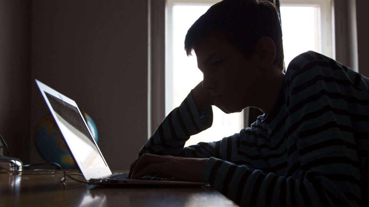 Study finds this is how teen boys are being lured into gambling – NBC ...