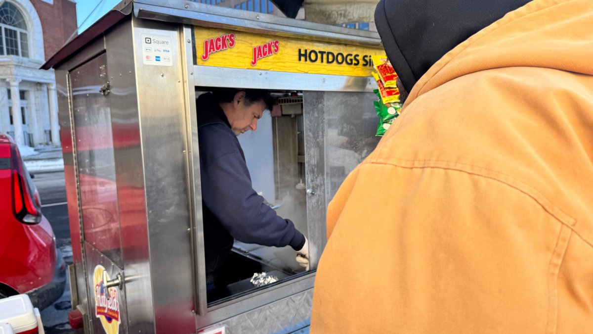 New Haven workers brave frigid temperatures amid artic blast