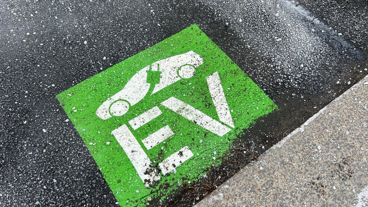 DMV builds new EV charging stations, experts say state still has more work to do