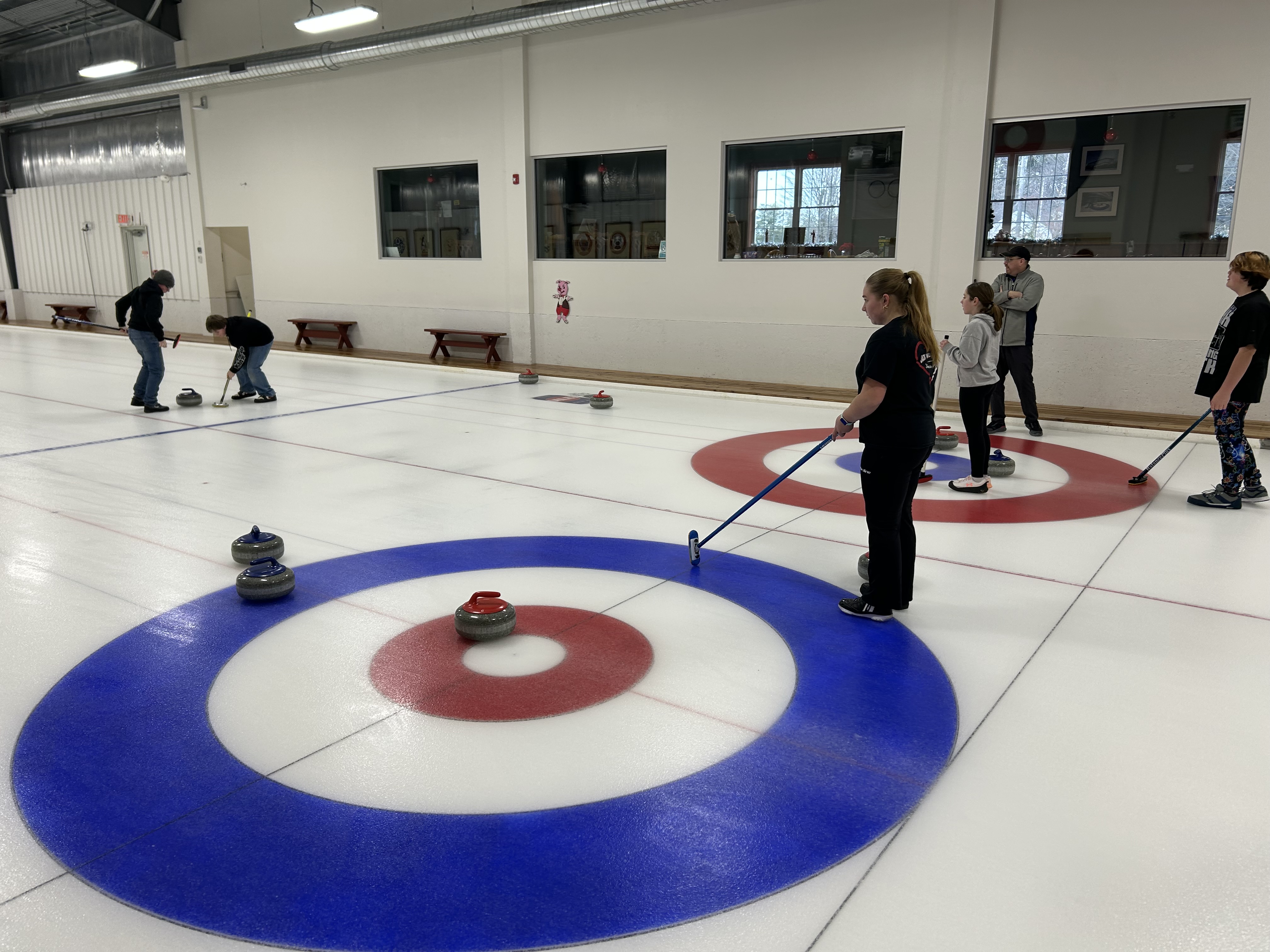 Norfolk's junior curlers welcome clubs from Bridgeport, New York