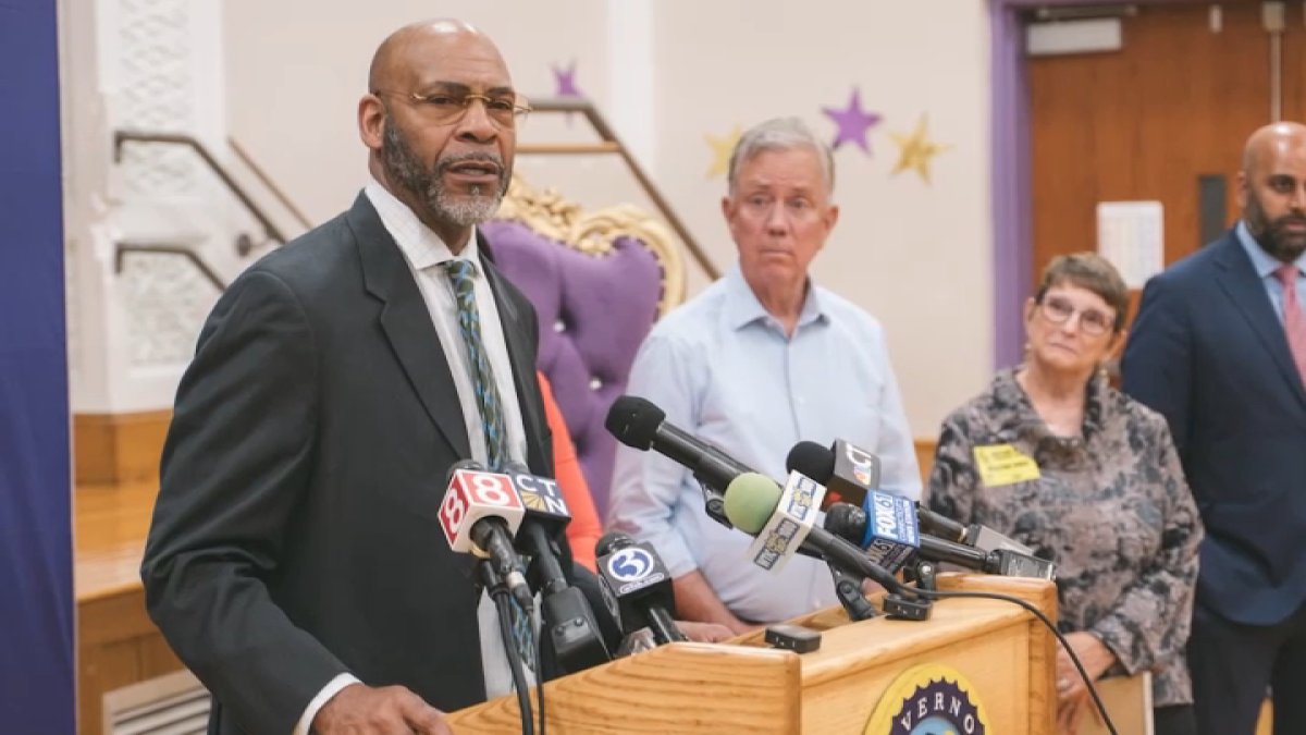 Calls for McCrory to lose Senate leadership role after nonprofit funding audit