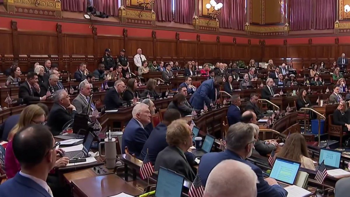 Connecticut Democrats continue to push bills through legislature as ...
