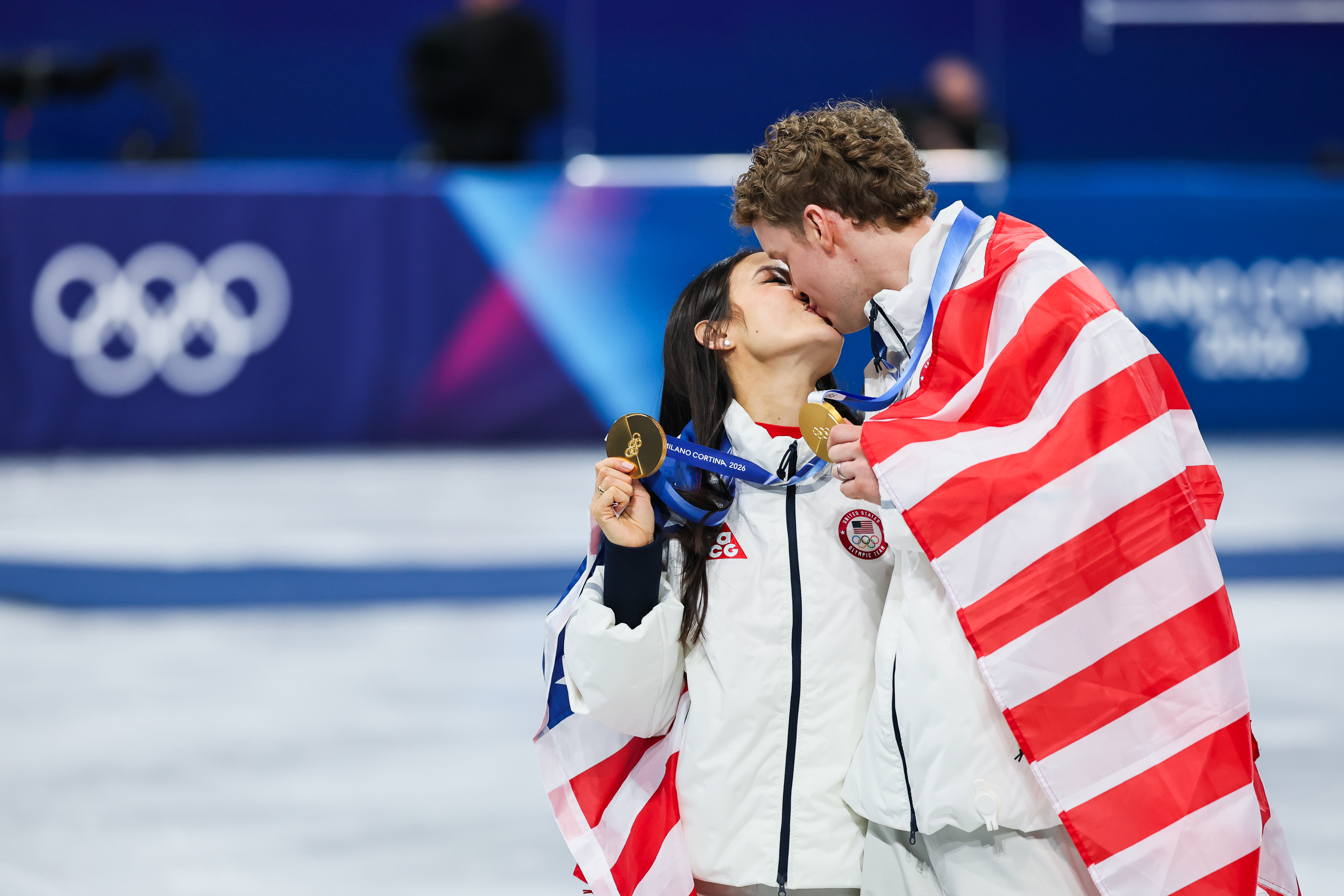 A complete guide to telling your friends, ‘You know, these figure skaters are a couple on AND off the ice'