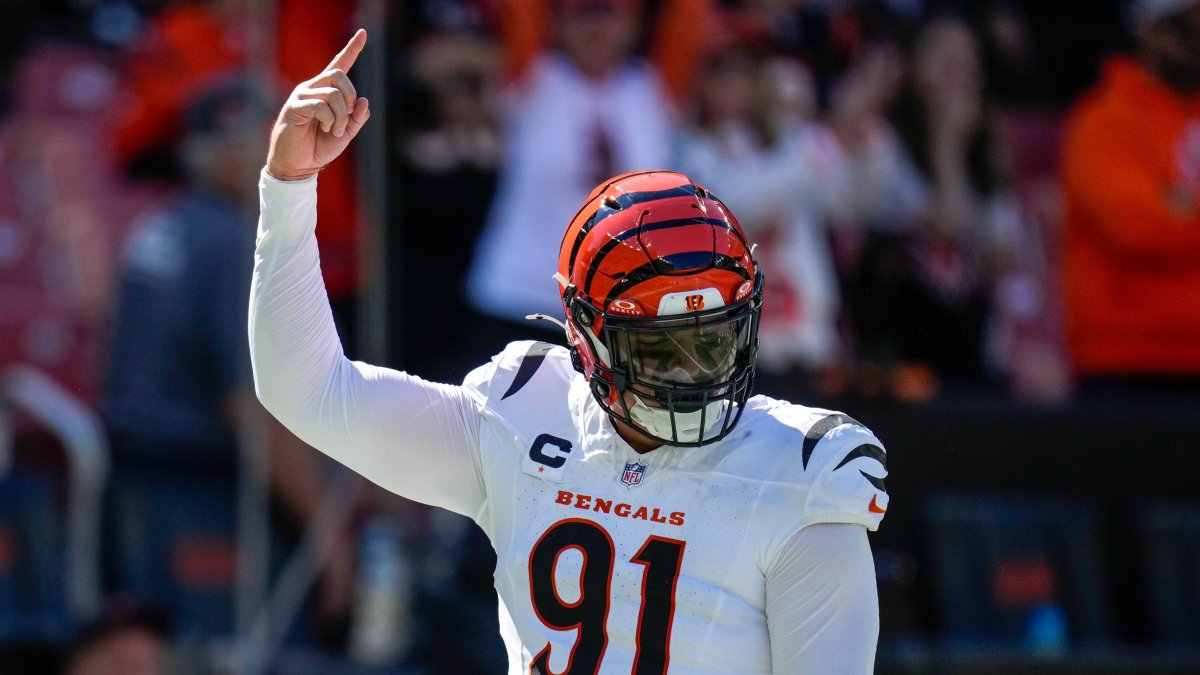 Ravens pay up for Trey Hendrickson after backing out of Maxx Crosby trade: Report