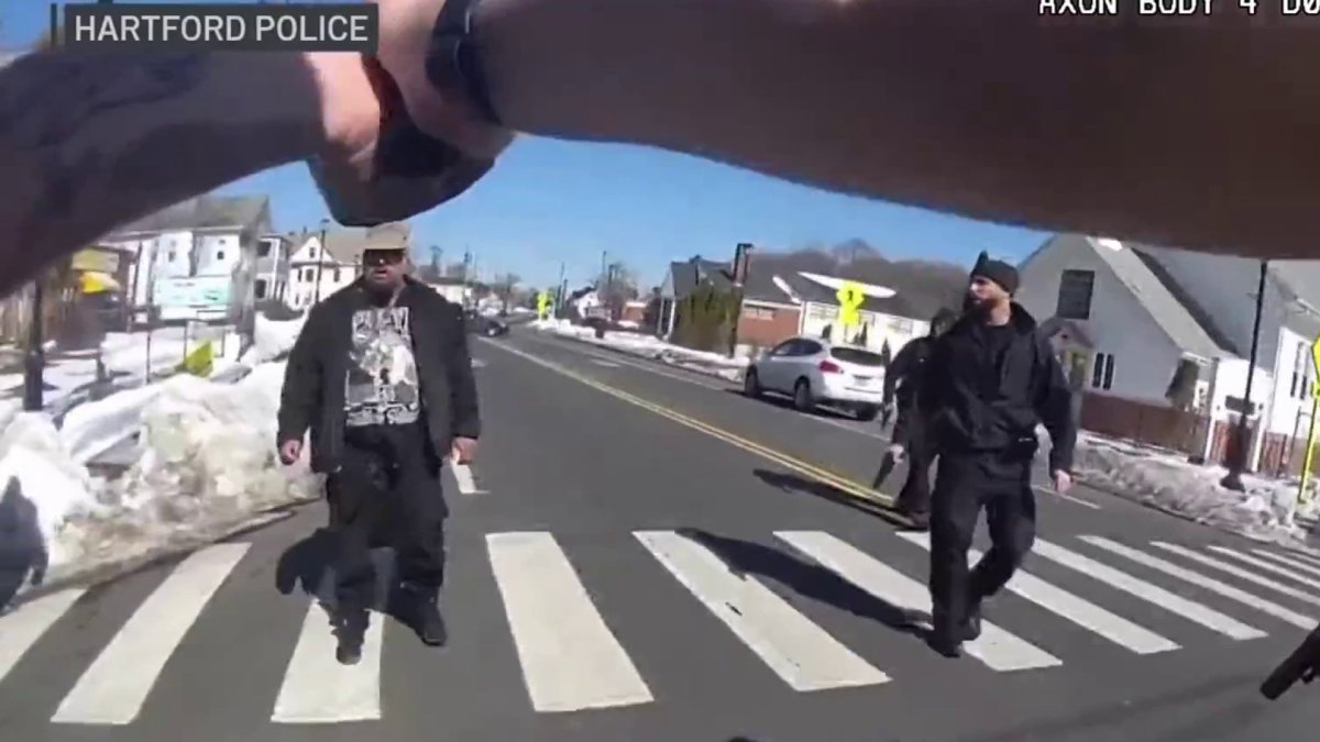Hartford mayor fires police officer who fatally shot man last month ...