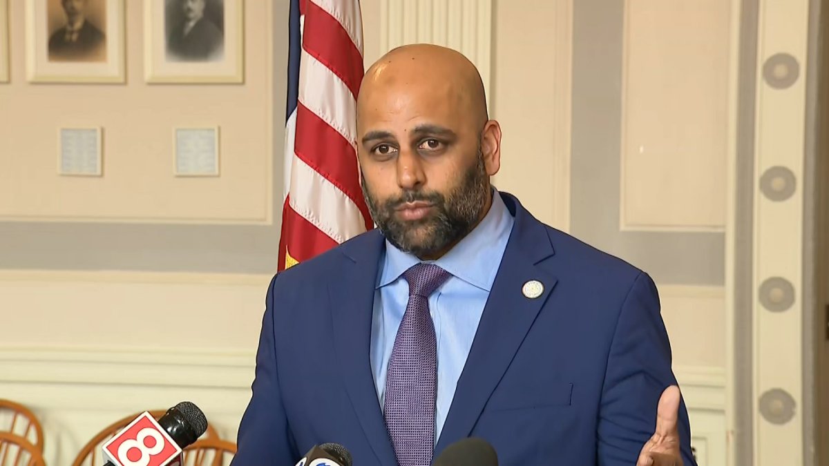 Hartford mayor discusses firing of officer who fatally shot man last ...