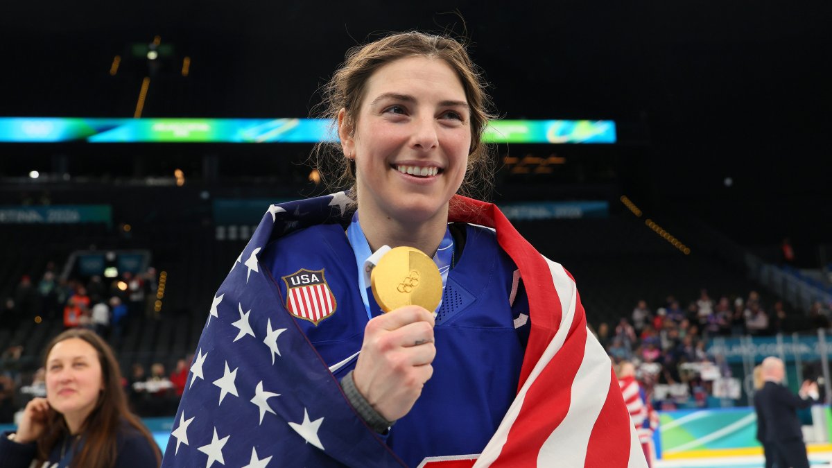 U.S. gold medalist Hilary Knight reveals she played at Olympics with torn MCL