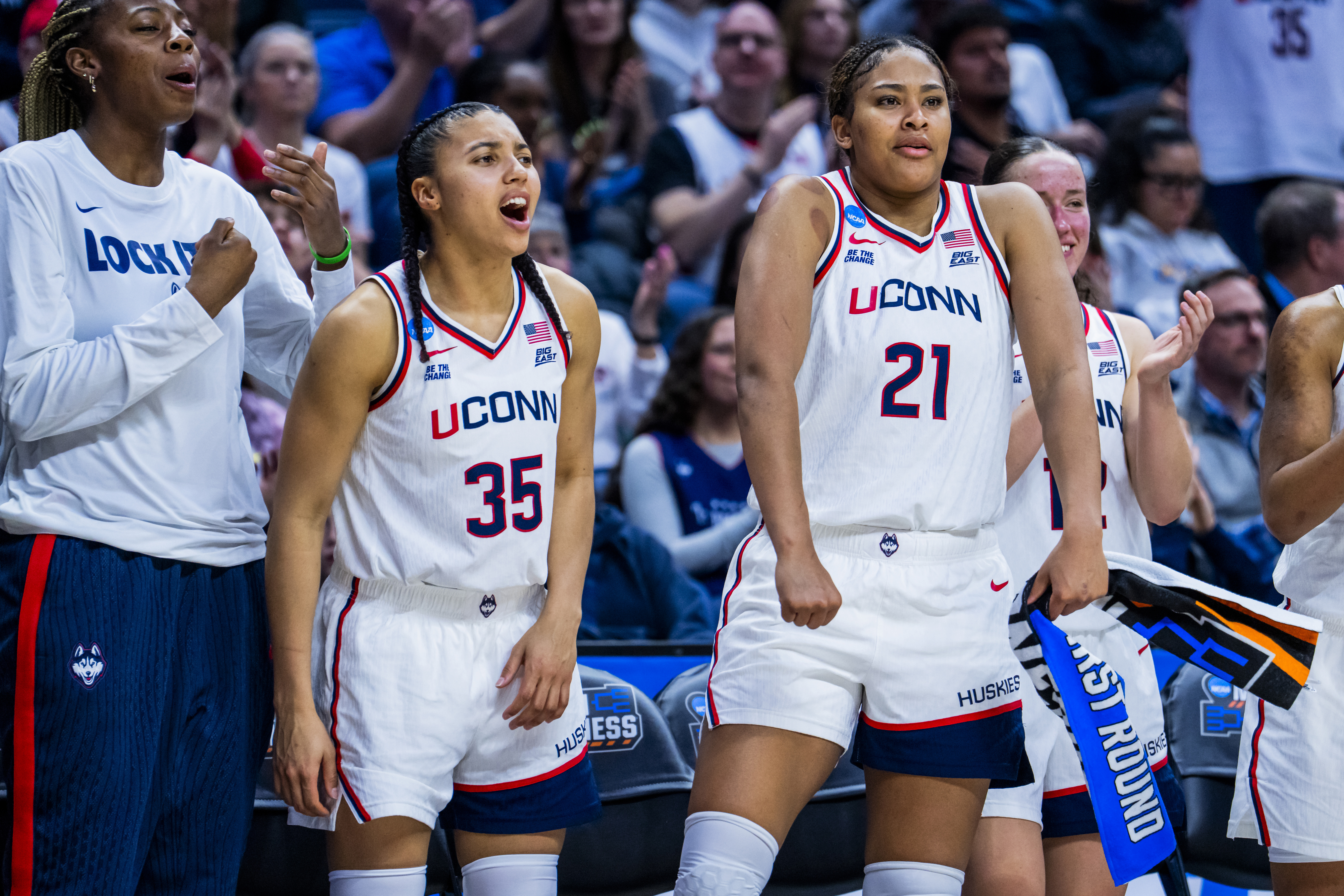 UConn women overwhelm UTSA 90-52 as the Huskies roll in their March Madness opener