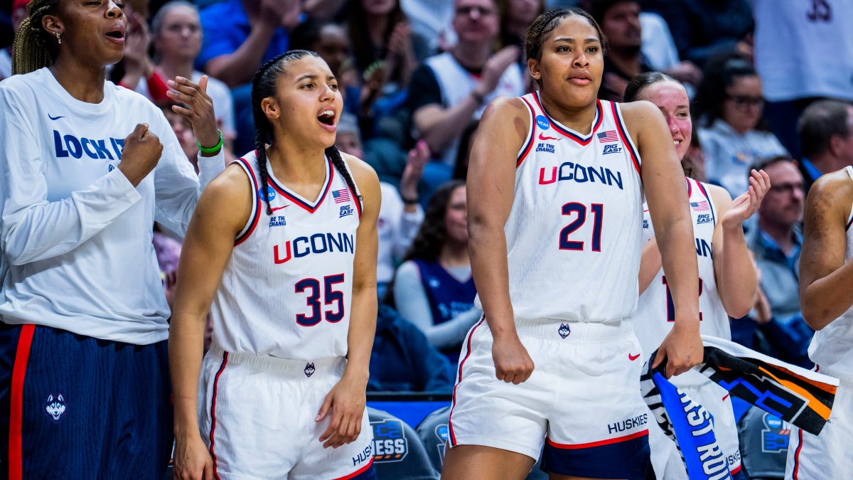 UConn women overwhelm UTSA 90-52 as the Huskies roll in their March Madness opener