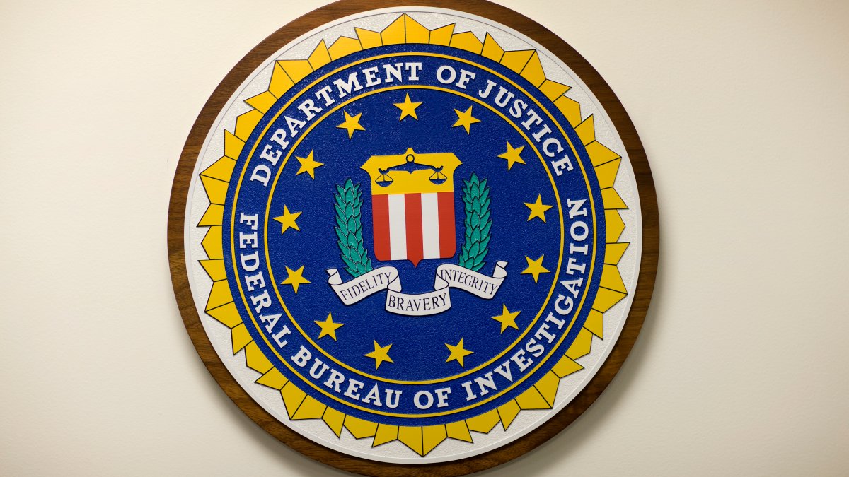 3 FBI agents, fired after investigating Trump, file class action lawsuit over removal