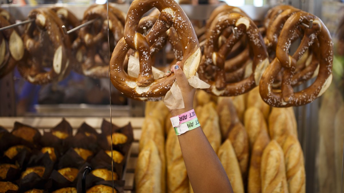 Are pretzels a healthy snack? Here's what dietitians say