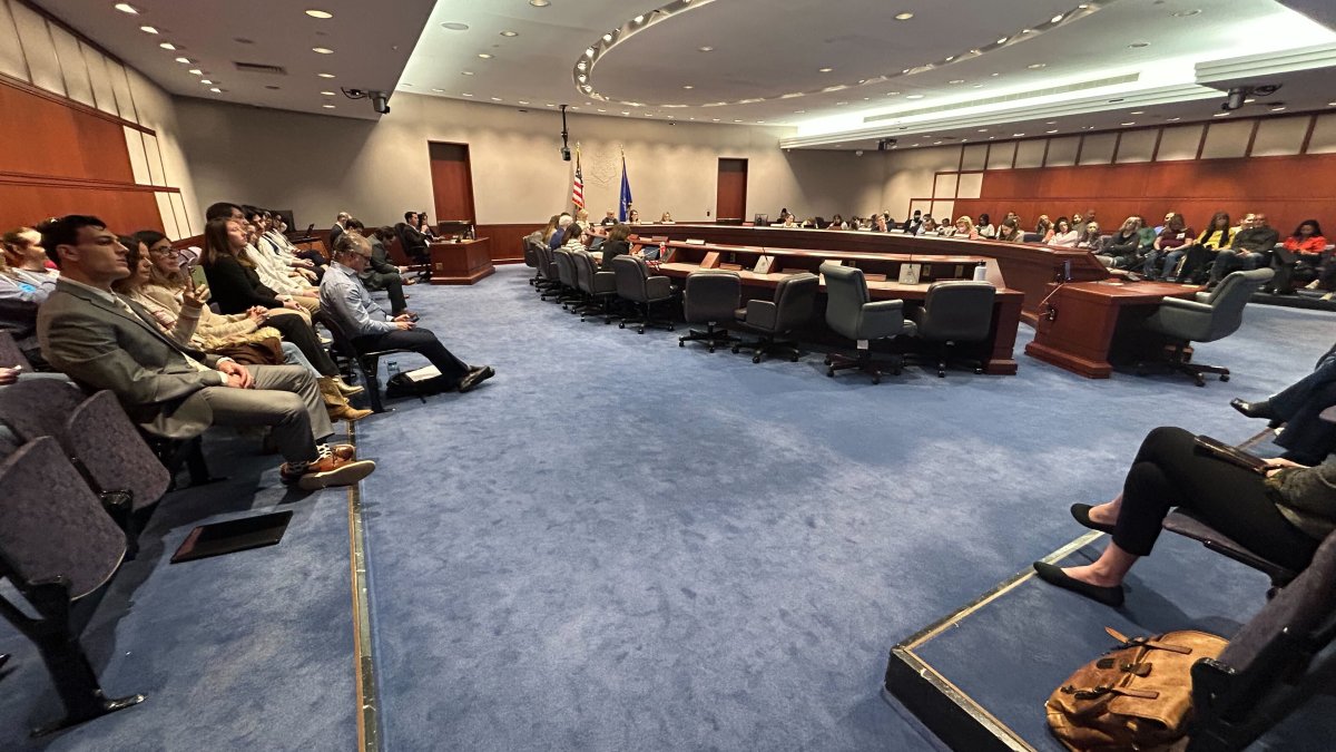 Hundreds of people flood public hearing on Connecticut vaccine bills