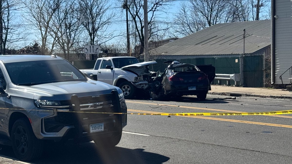 Car crashes in New Haven after eluding state trooper on highway