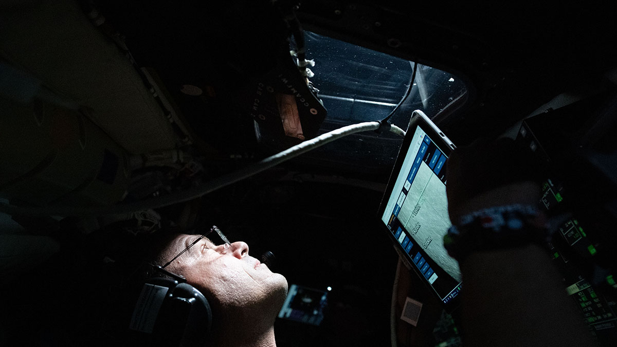 when will artemis land