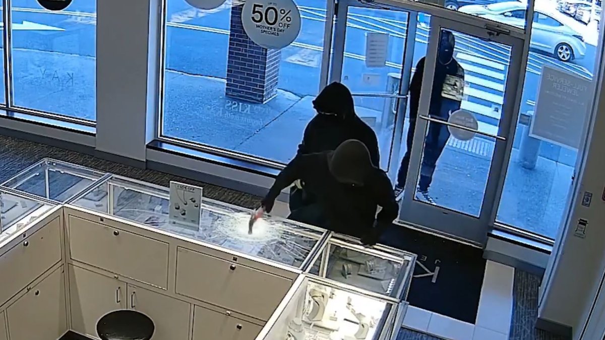 FBI investigating rise in smash and grab robberies in CT, NY and New England