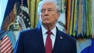 FAA employee charged with threatening to kill President Trump – NBC ...