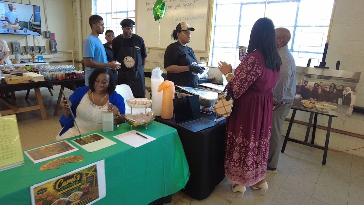 15 local CT food businesses present dishes and pitch at showcase