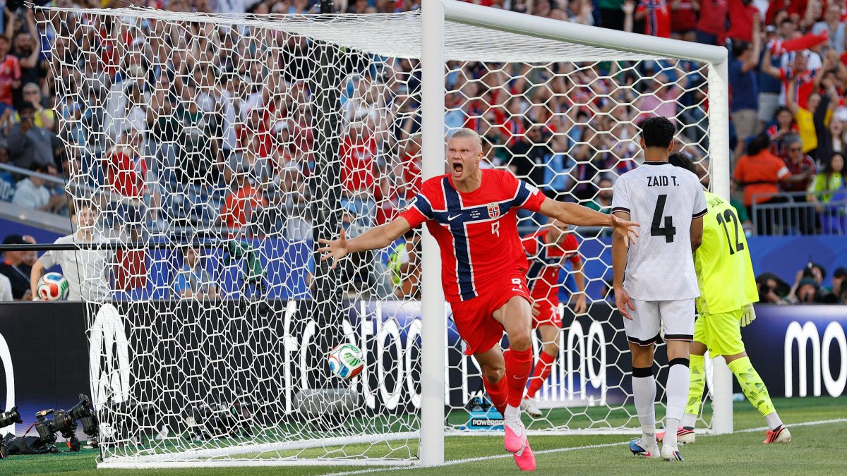 Erling Haaland dominates in World Cup debut as Norway routs Iraq 4-1