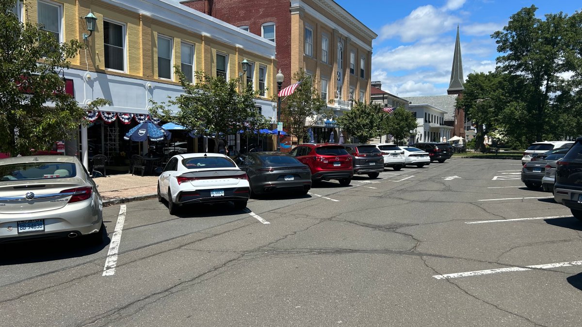 Proposal to revive expanded outdoor dining in Wallingford meets opposition