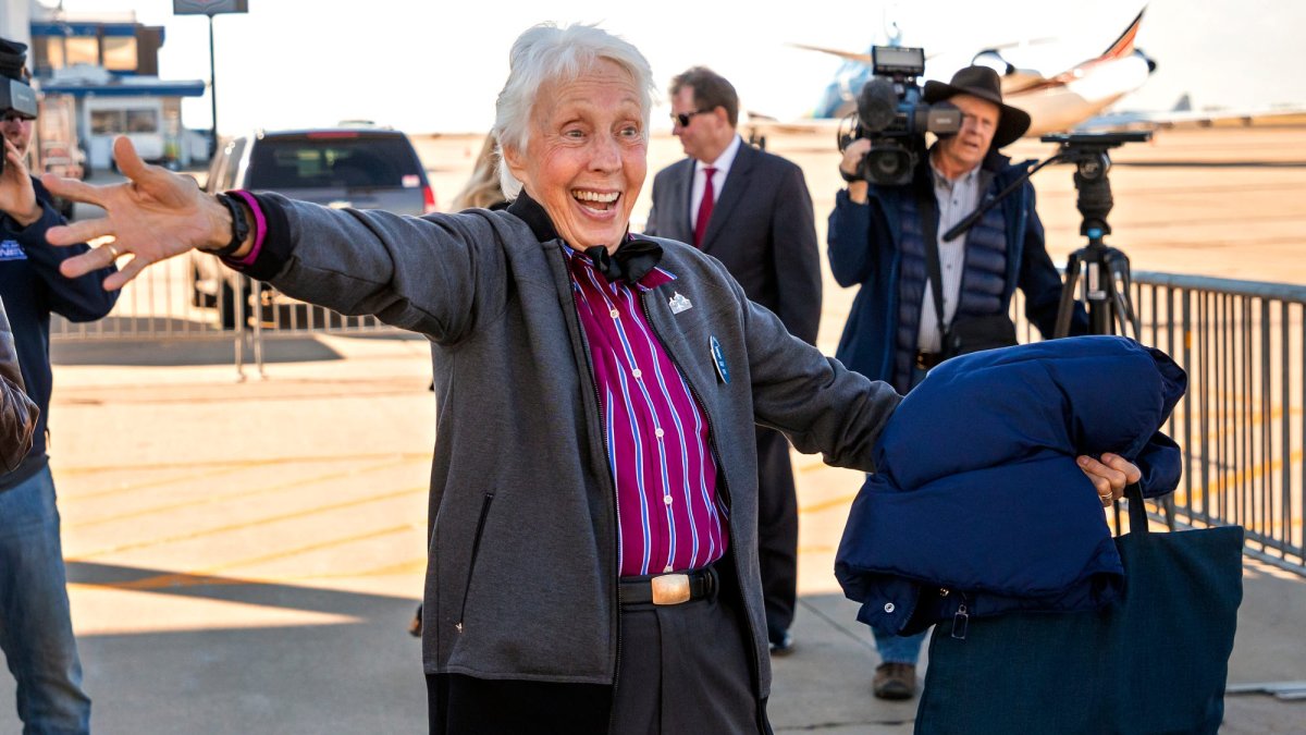 Historic aviator Wally Funk, the oldest person to travel to space, dies at the age of 87