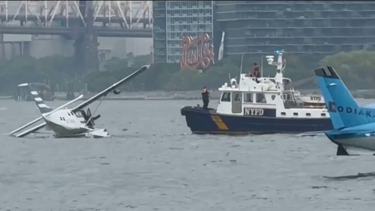 Hear it: Calls for help after seaplane makes rough landing in New York City