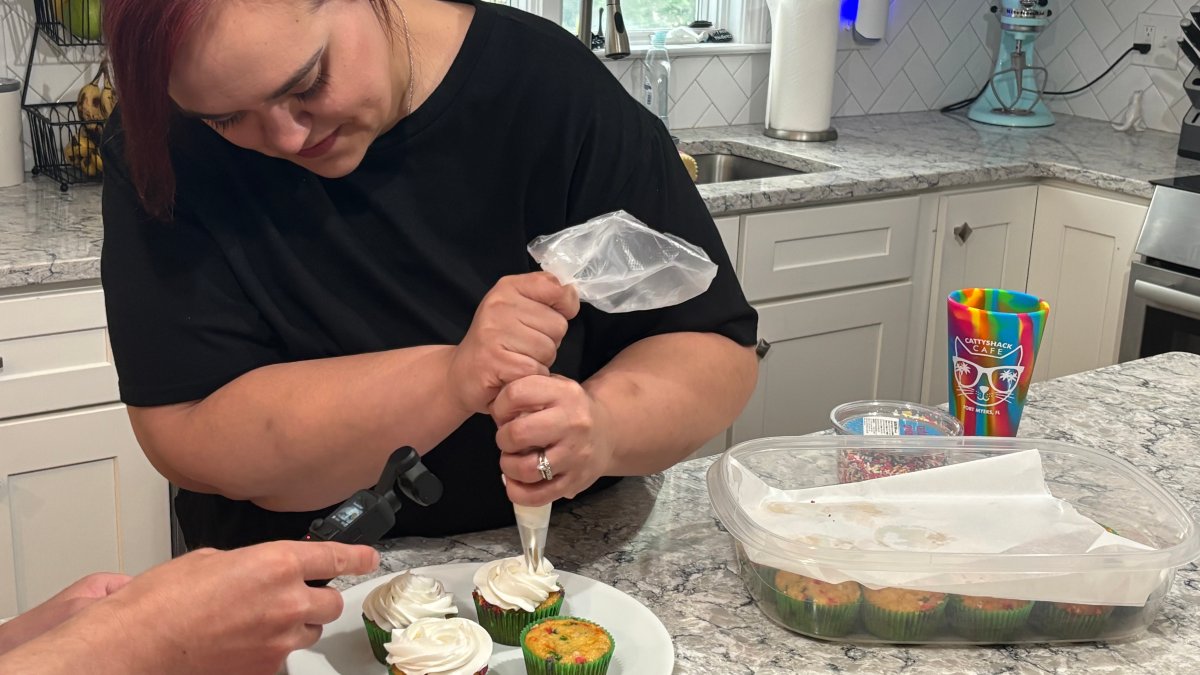 Portland baker selling cupcakes to support family of East Hampton teen