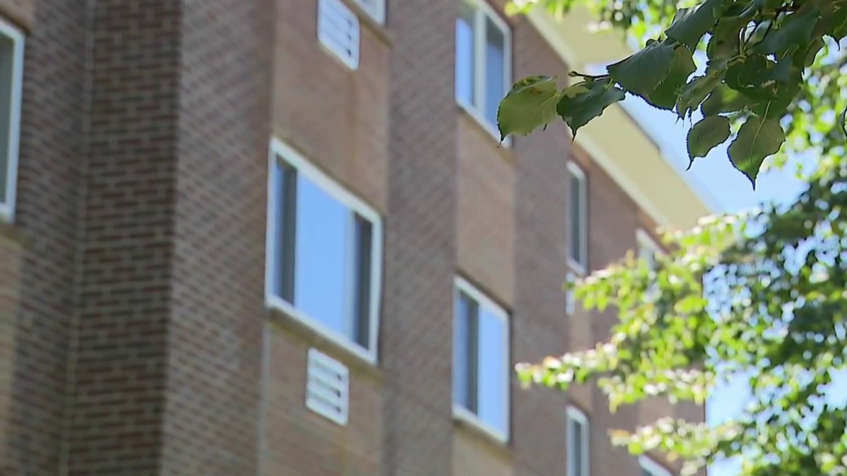 ‘We are fed up': Middletown tenants push for repairs at apartment building