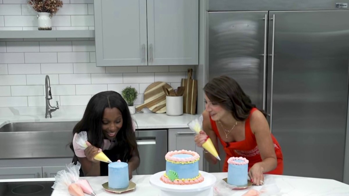 CT LIVE: A beach themed cake to close out summer right!