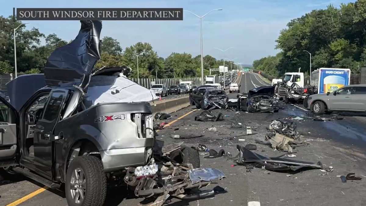 8 vehicles involved in crash on I-291 in South Windsor; 3 people seriously injured