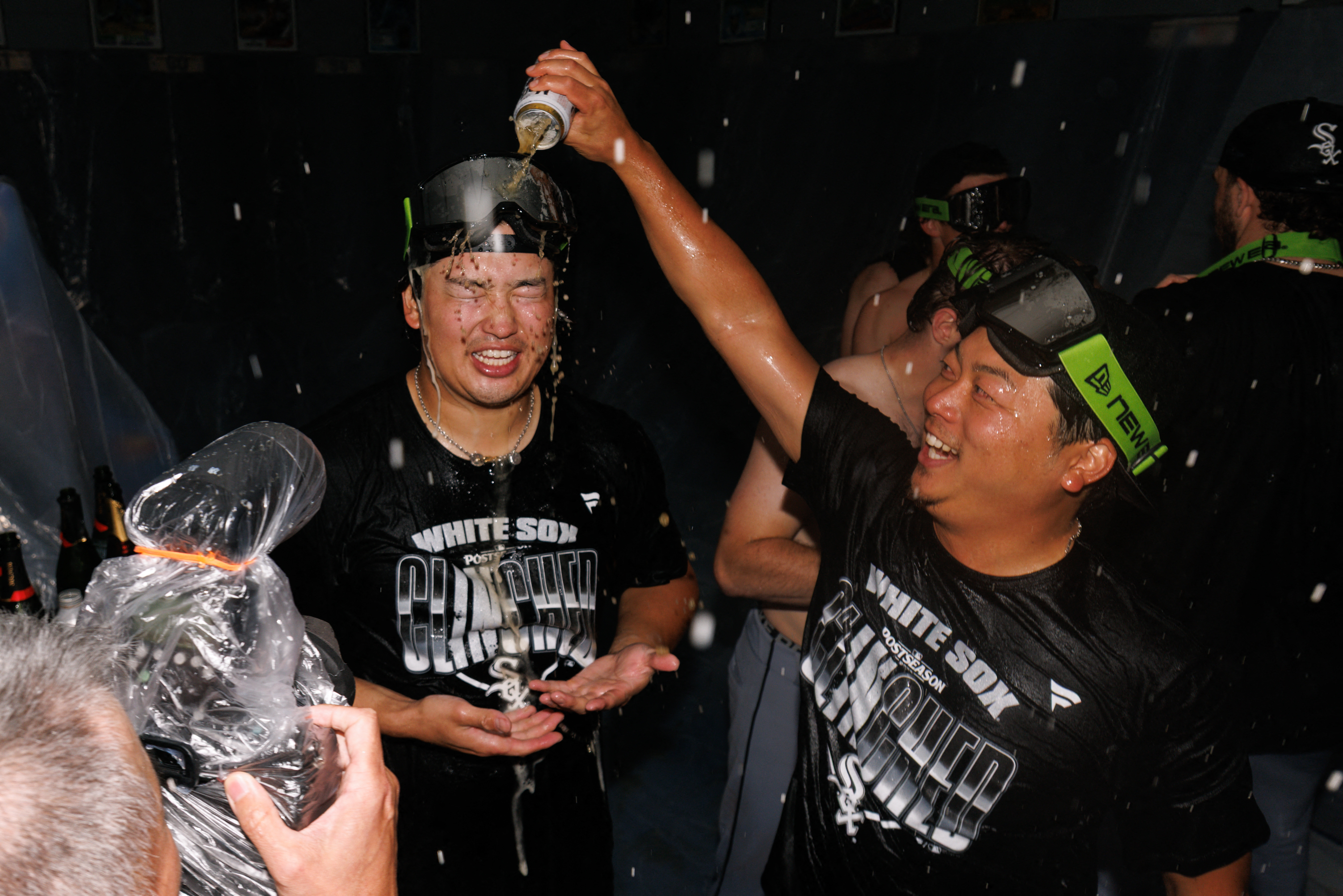 White Sox star Munetaka Murakami celebrates team's playoff berth in epic fashion