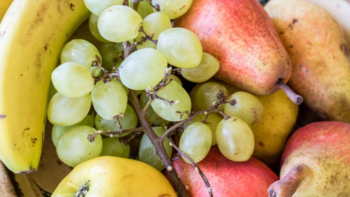 9 fruits with the most carbs for healthy energy