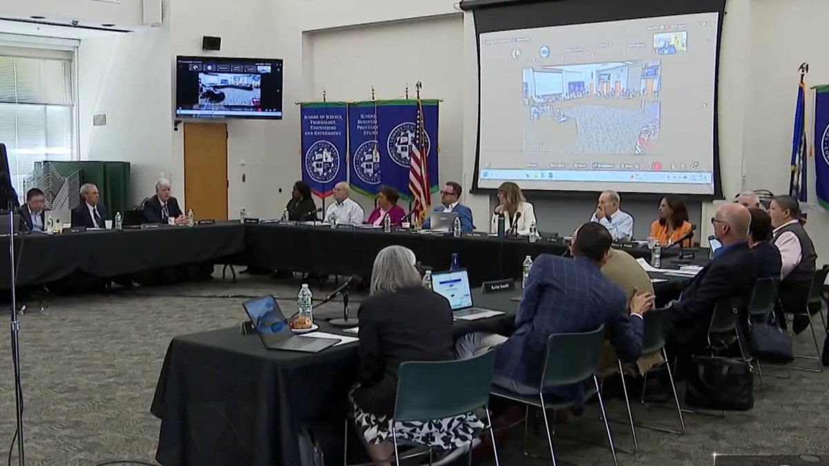 Student leaders want role in ending CSCU ‘chaos' 